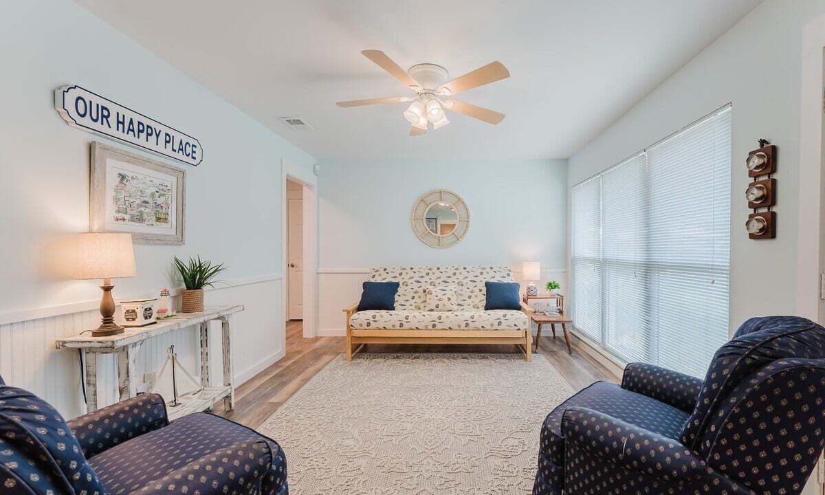 Photo of Livingroom in Saint Simons Heights