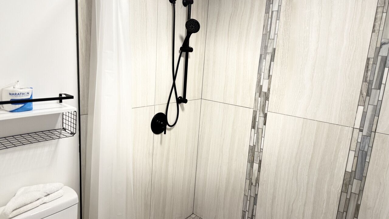 Photo of Bathroom in Wailuku