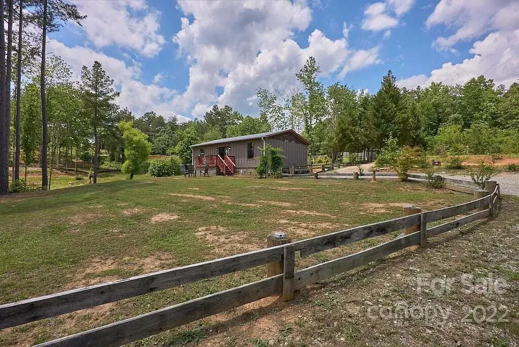 Photo of Outdoor in Mill Spring