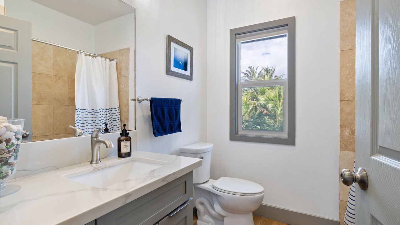 Photo of Bathroom in Punaluu
