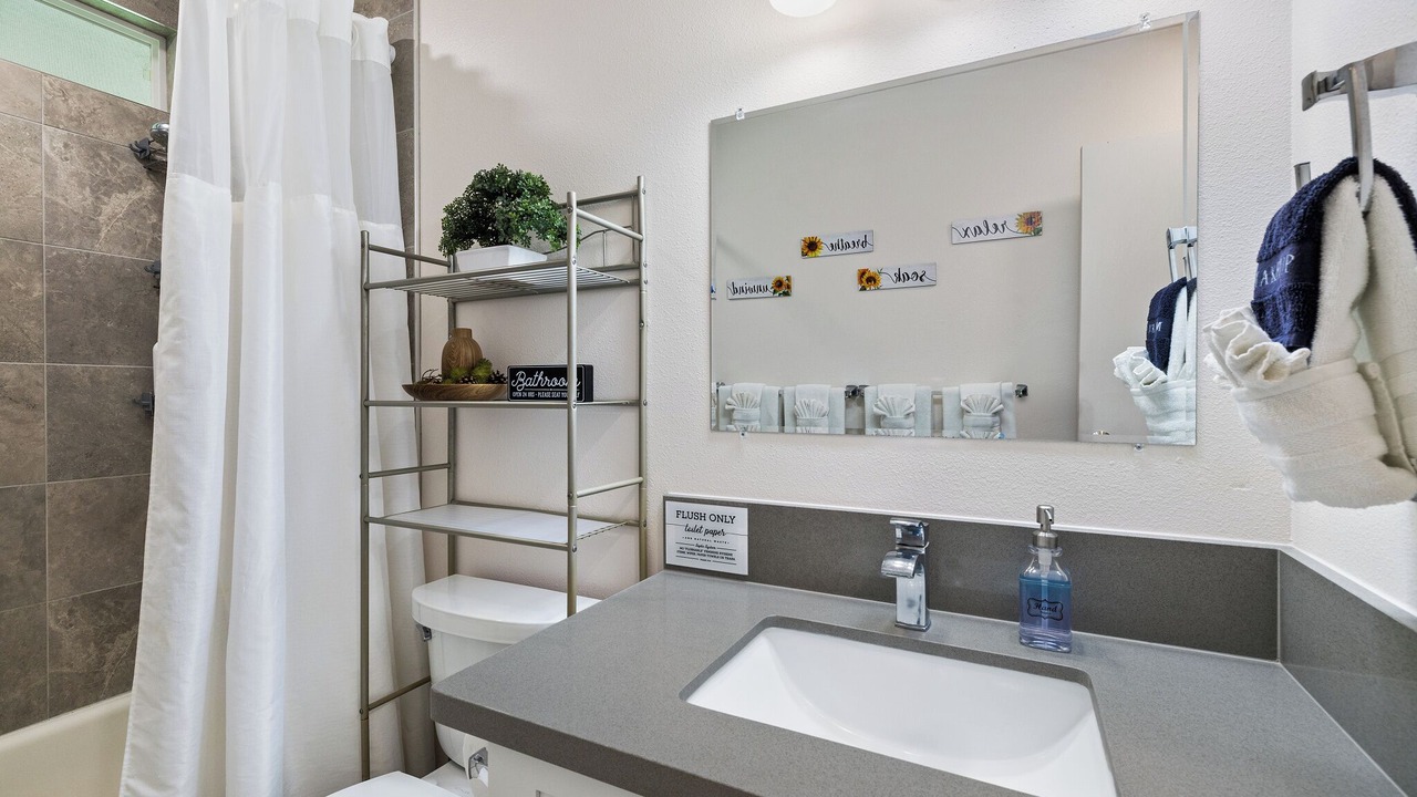 Photo of Bathroom in Kahuku