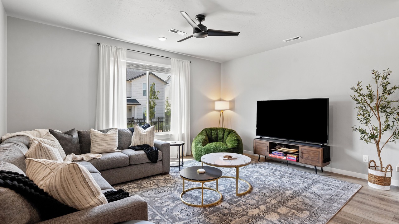 Photo of Livingroom in Southwest Ada County Alliance