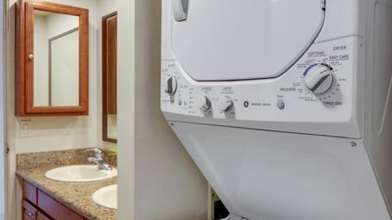 Photo of Bathroom in Diamond Head - Kapahulu - St. Louis