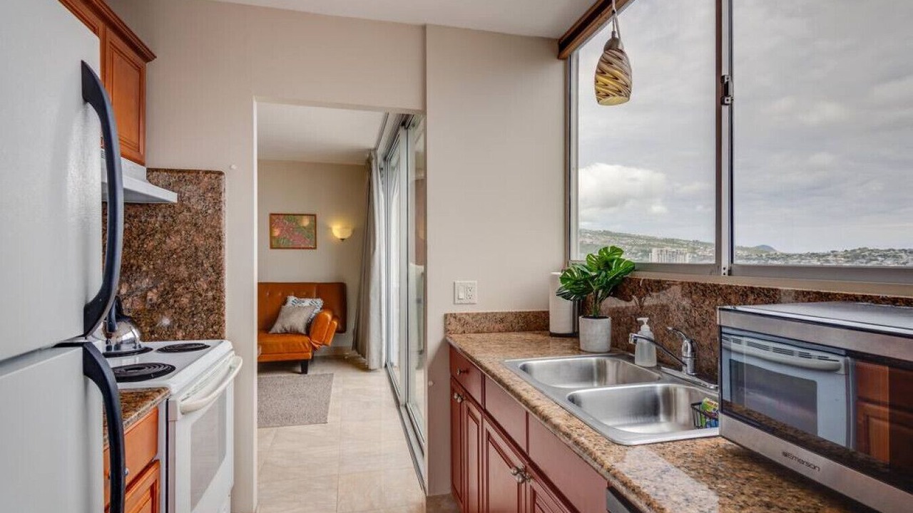 Photo of Kitchen in Diamond Head - Kapahulu - St. Louis
