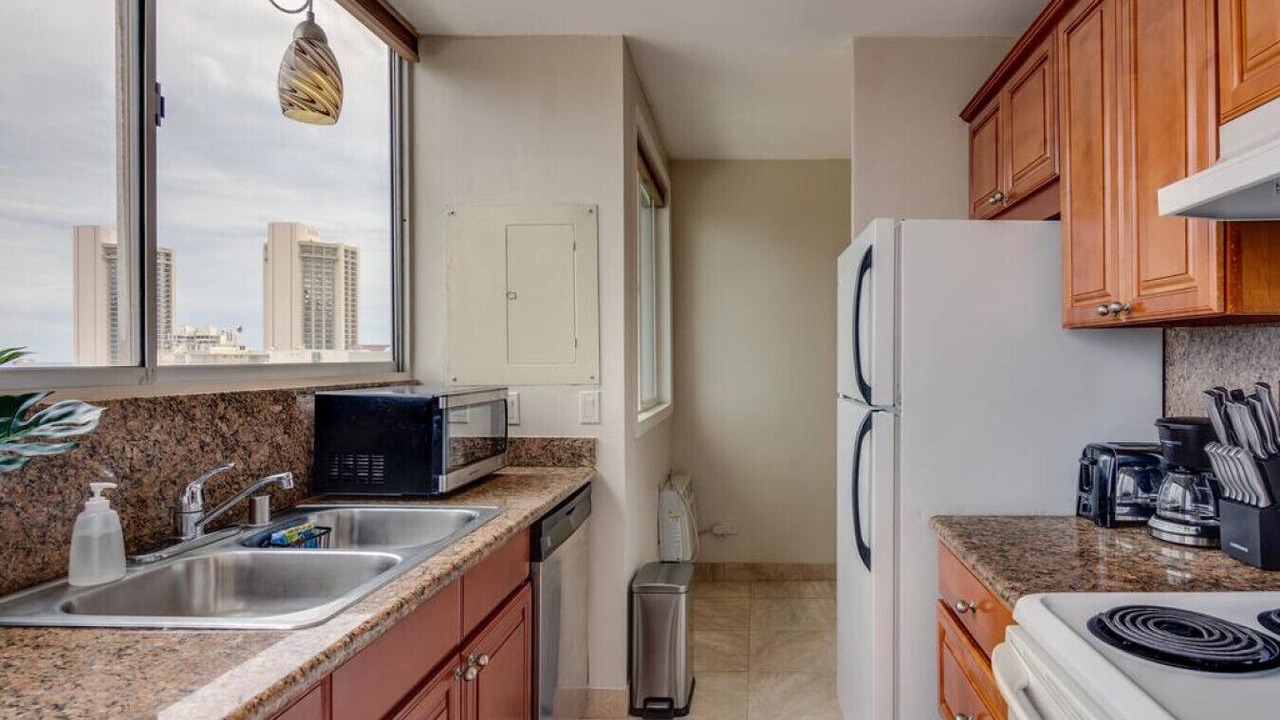 Photo of Kitchen in Diamond Head - Kapahulu - St. Louis