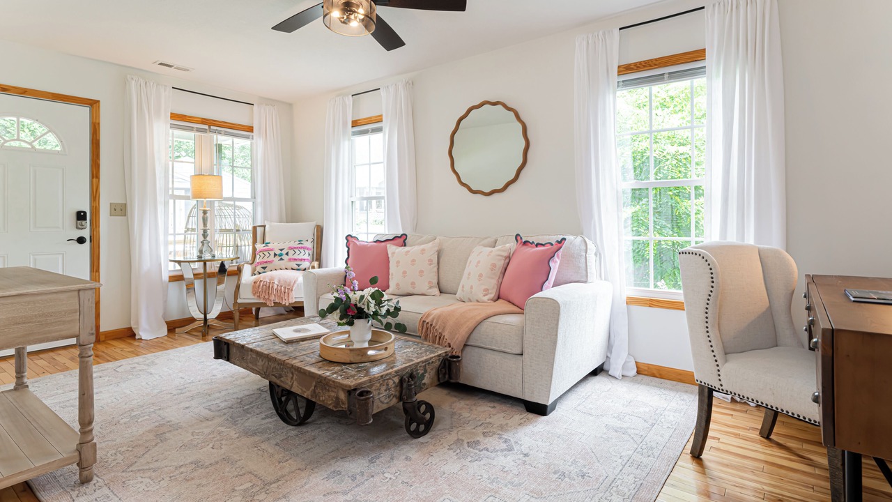 Photo of Livingroom in Woodfin