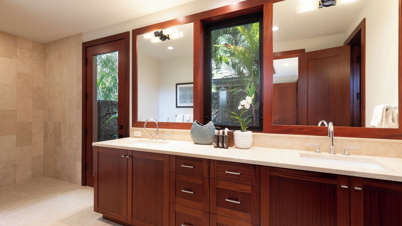 Photo of Bathroom in Kaupulehu
