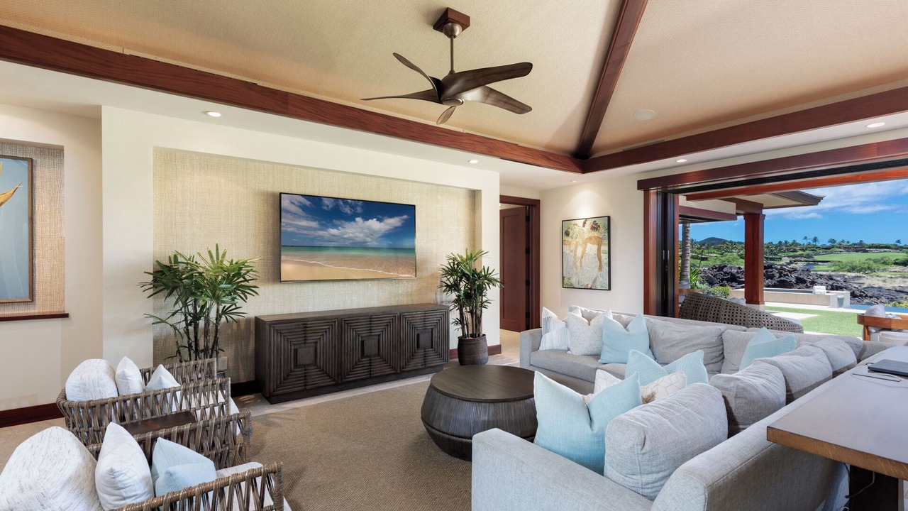 Photo of Livingroom in Kaupulehu