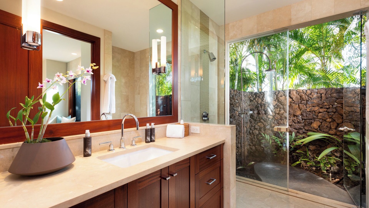 Photo of Bathroom in Kaupulehu