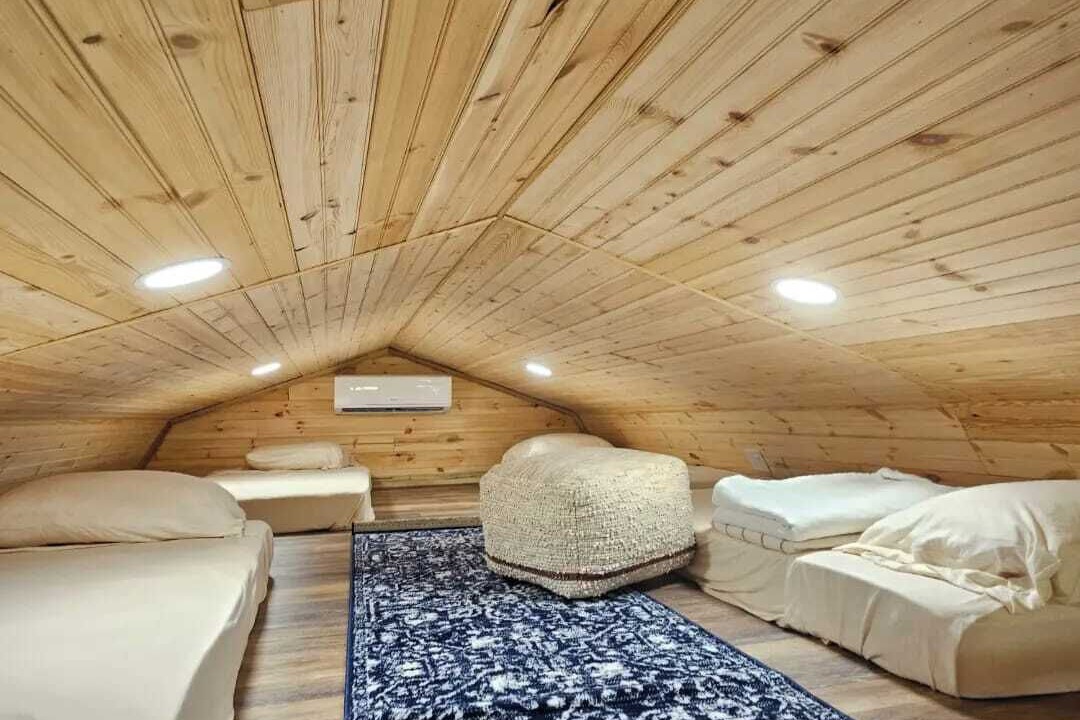 Photo of Bedroom in Groveland