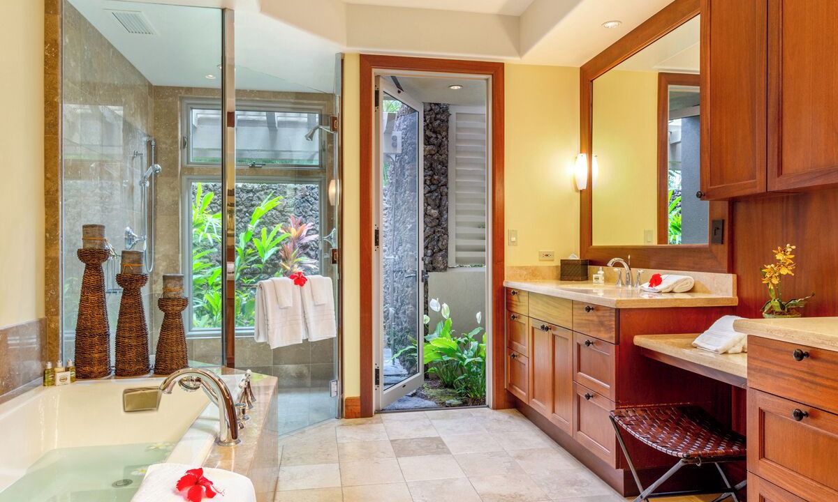 Photo of Bathroom in Kaupulehu