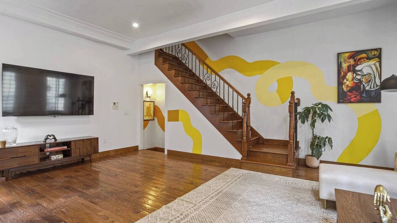 Photo of Livingroom in Midtown East