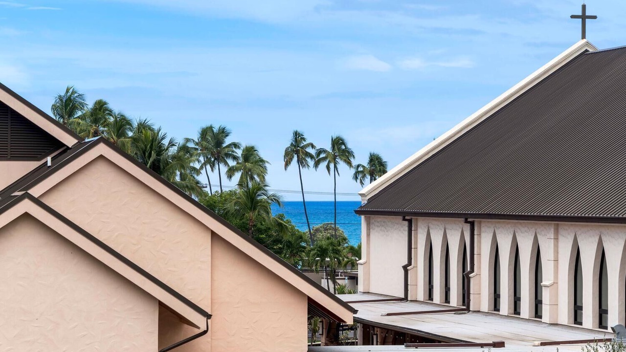 Photo of Others in Historic Kailua Village