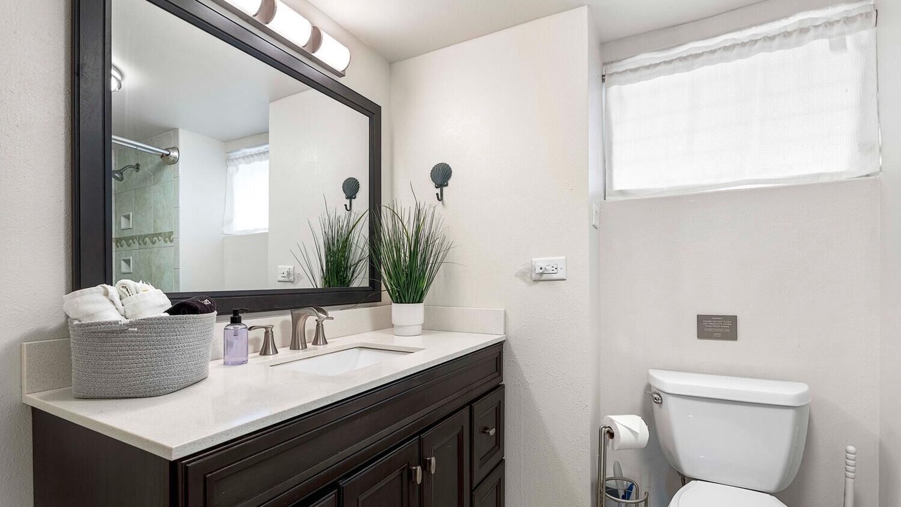 Photo of Bathroom in Historic Kailua Village