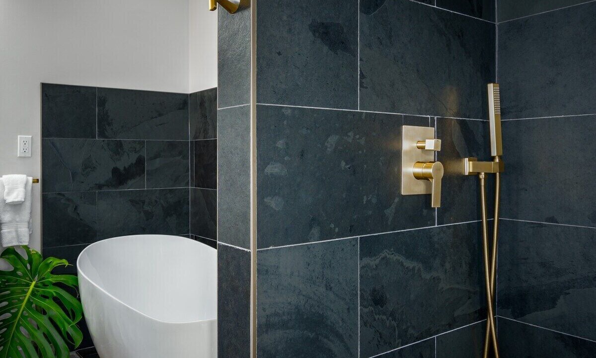Photo of Bathroom in Royal Hawaiian Estates