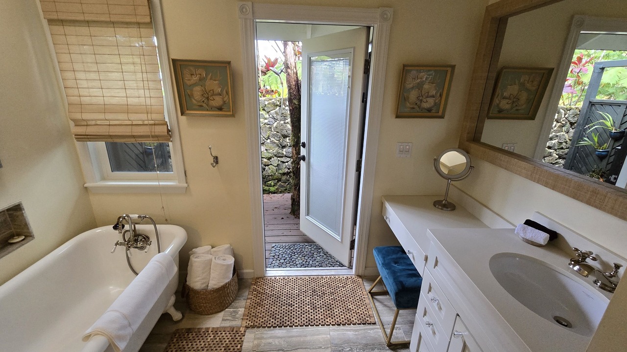 Photo of Bathroom in Royal Hawaiian Estates