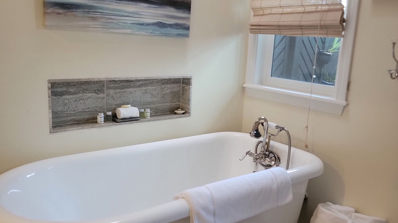 Photo of Bathroom in Royal Hawaiian Estates