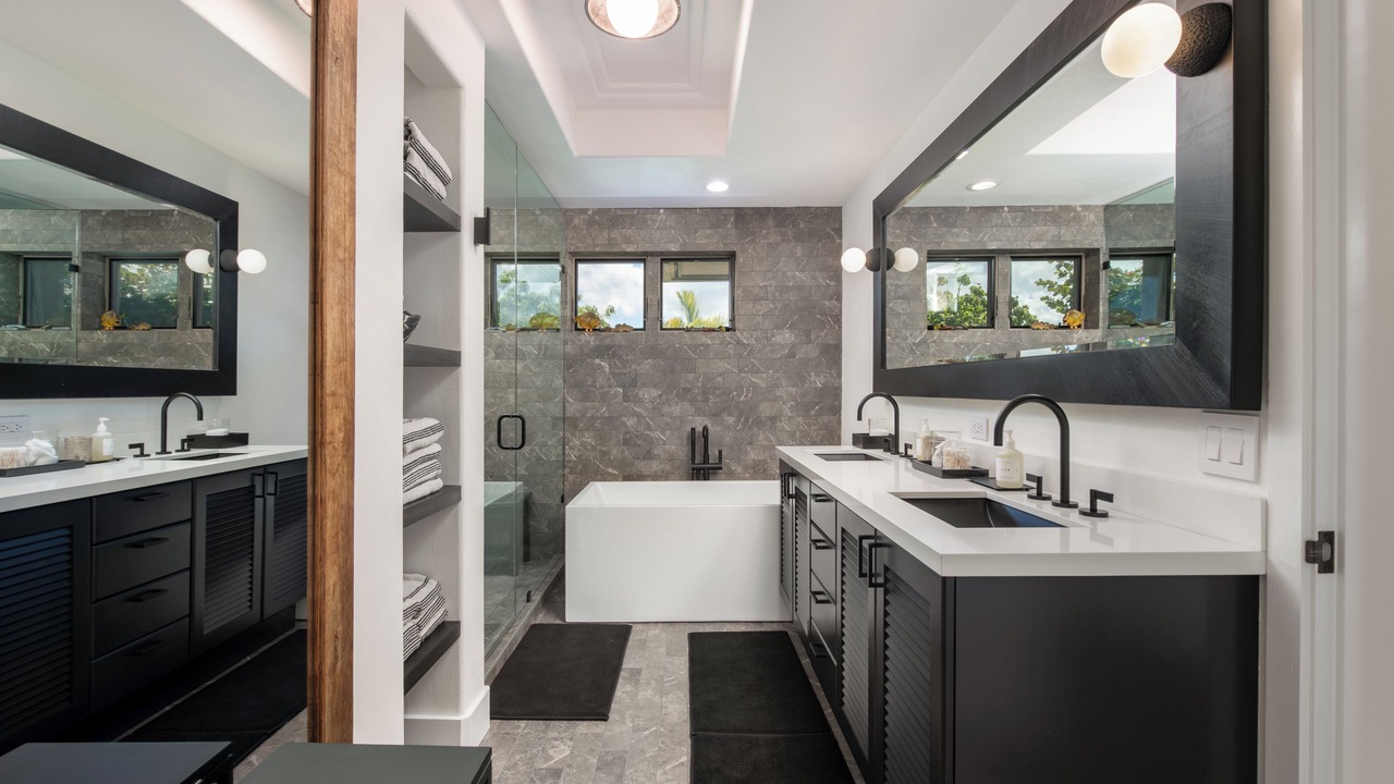 Photo of Bathroom in Kaupulehu