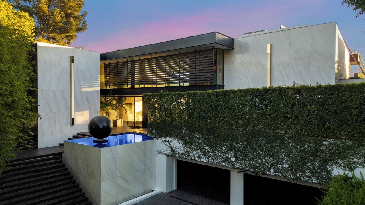 Photo of Outdoor in Hollywood Hills West