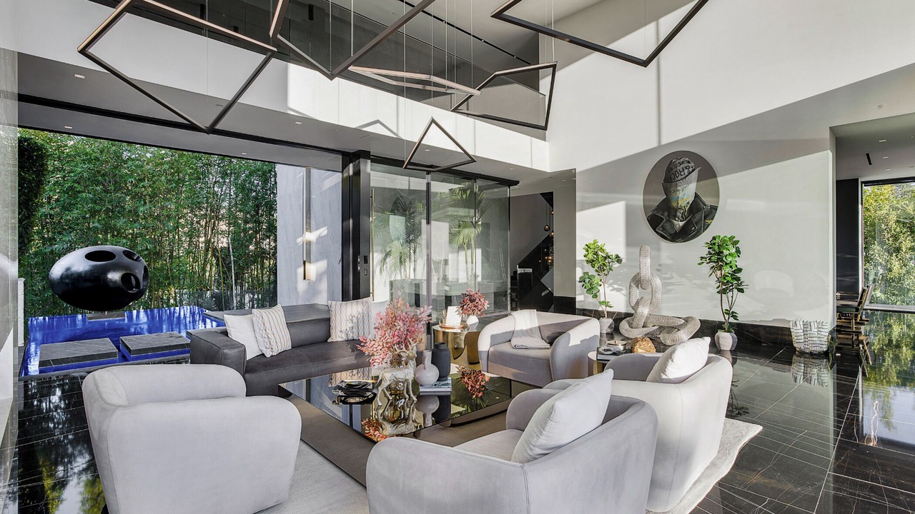 Photo of Patio Balcony in Hollywood Hills West