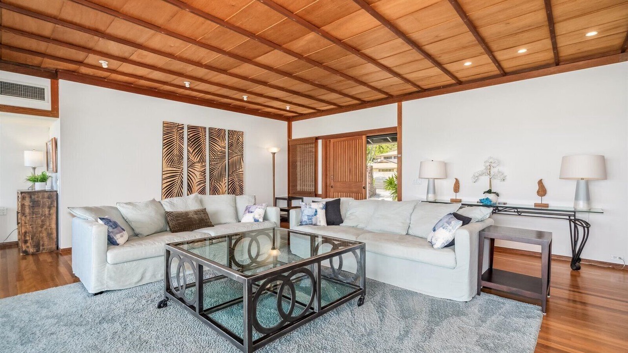 Photo of Livingroom in Hawaii Loa Ridge