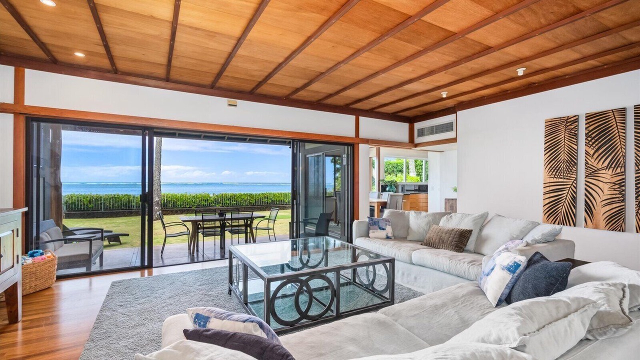 Photo of Livingroom in Hawaii Loa Ridge