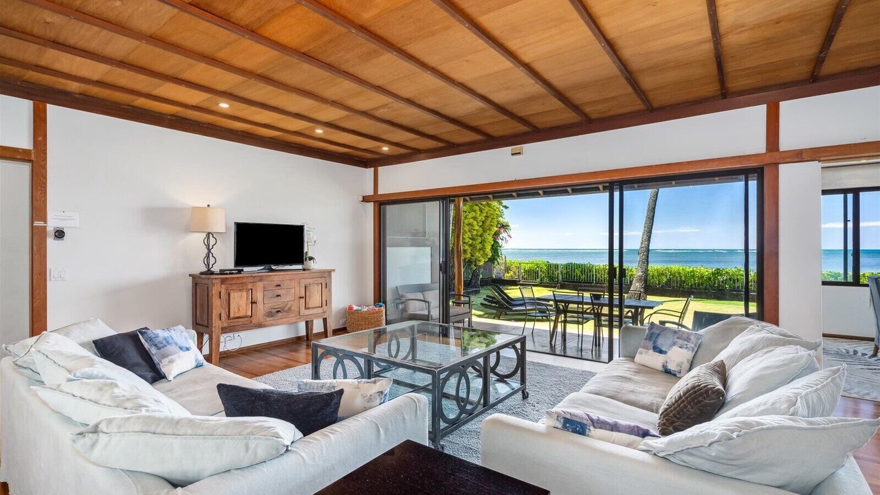 Photo of Livingroom in Hawaii Loa Ridge