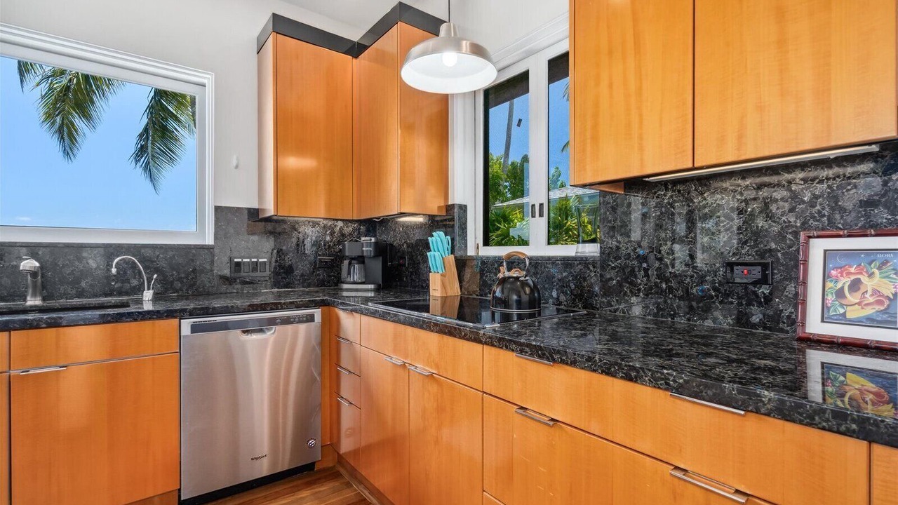 Photo of Kitchen in Hawaii Loa Ridge