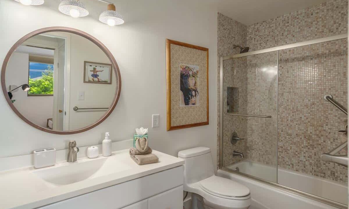 Photo of Bathroom in Maalaea