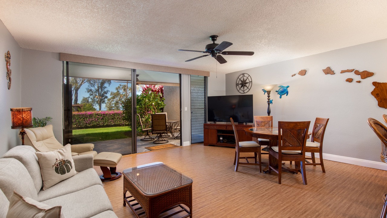 Photo of Livingroom in Waikoloa