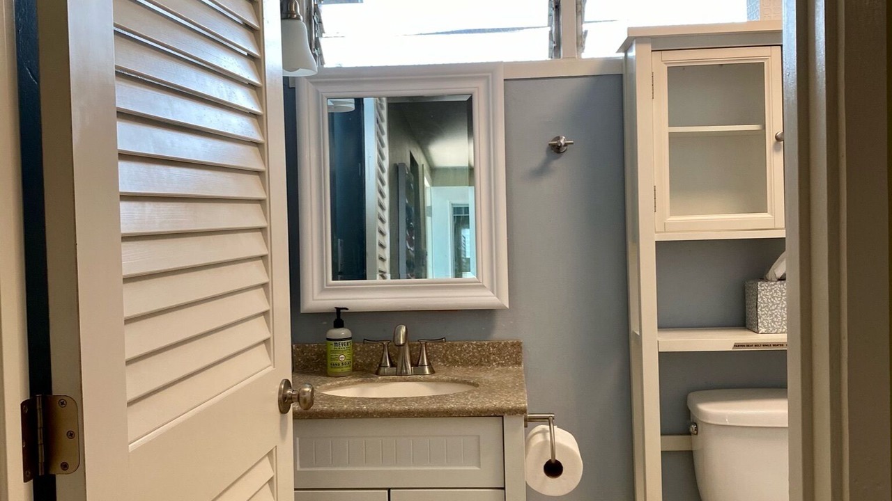 Photo of Bathroom in Diamond Head - Kapahulu - St. Louis