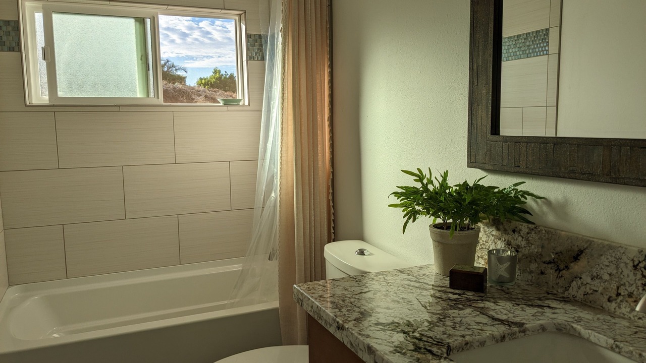 Photo of Bathroom in Kilohana Kai