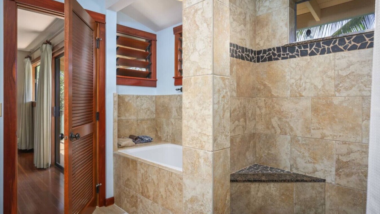 Photo of Bathroom in Honaunau-Napoopoo