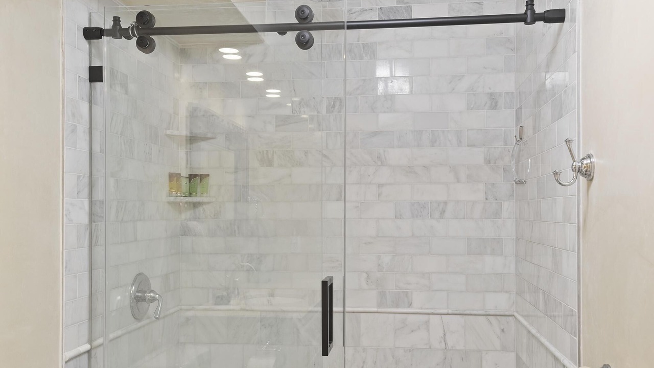 Photo of Bathroom in Maalaea