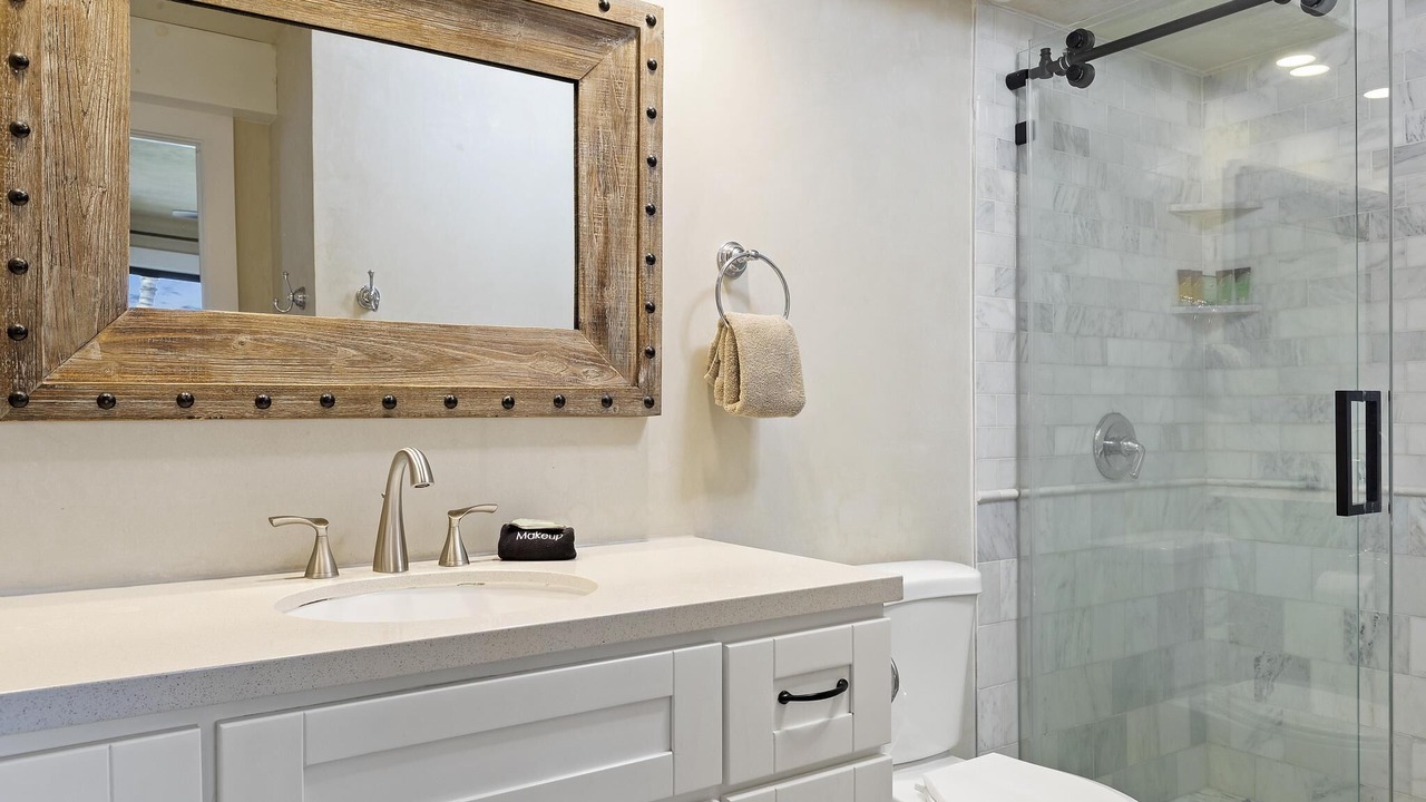 Photo of Bathroom in Maalaea