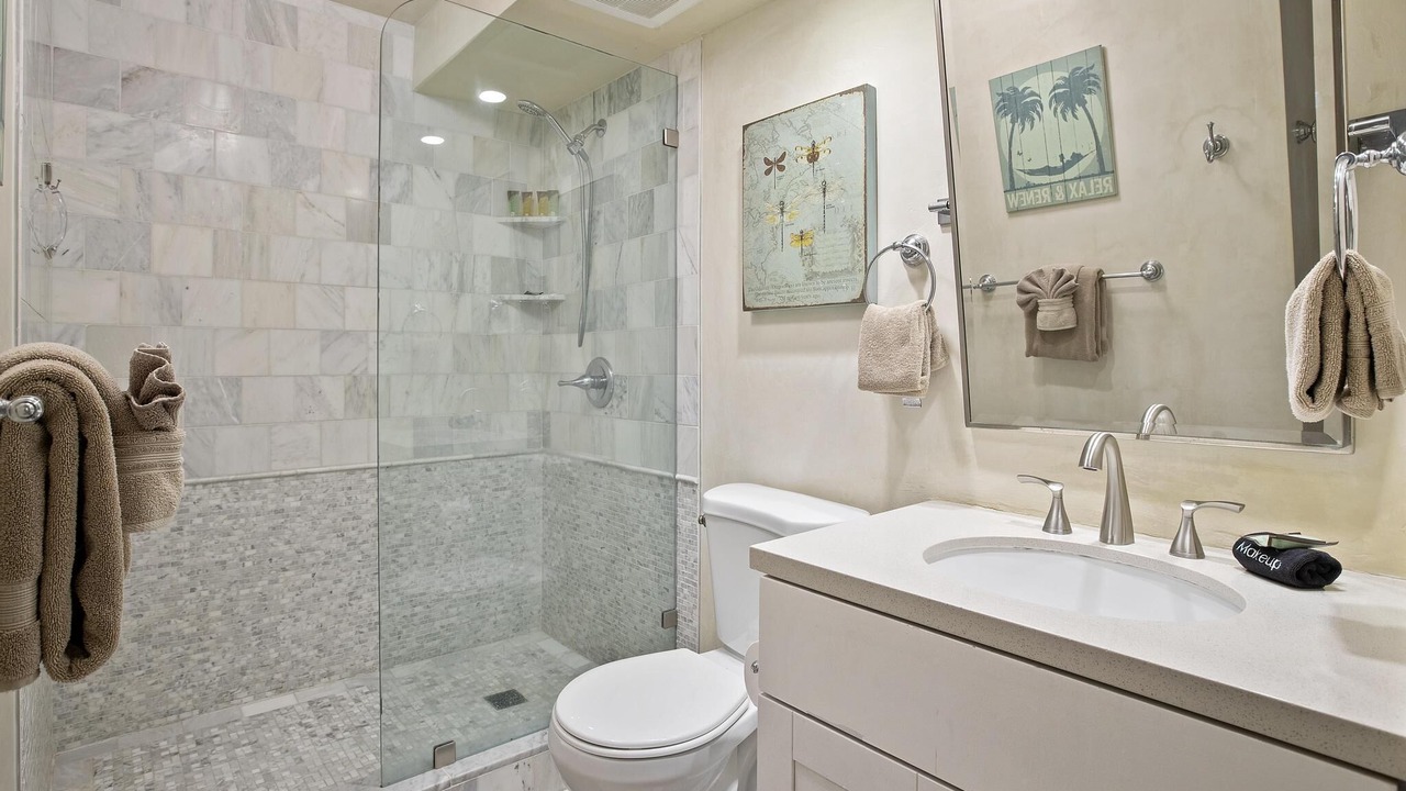 Photo of Bathroom in Maalaea