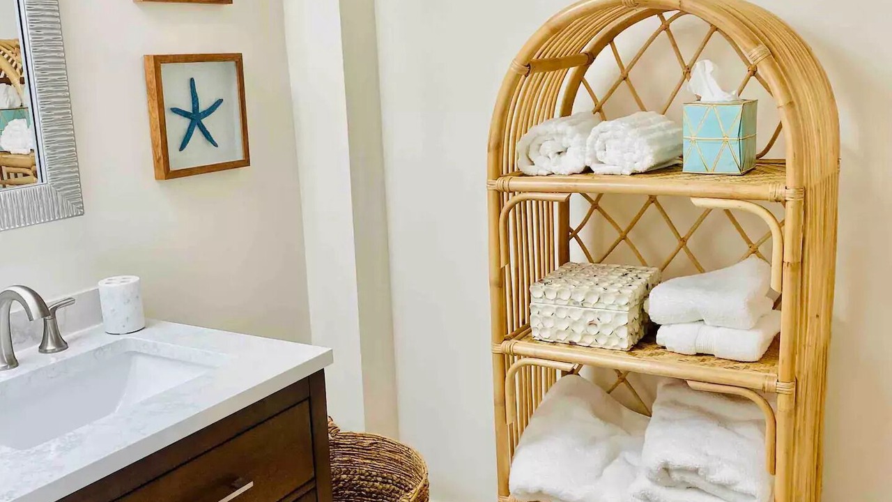 Photo of Bathroom in Makaha Valley