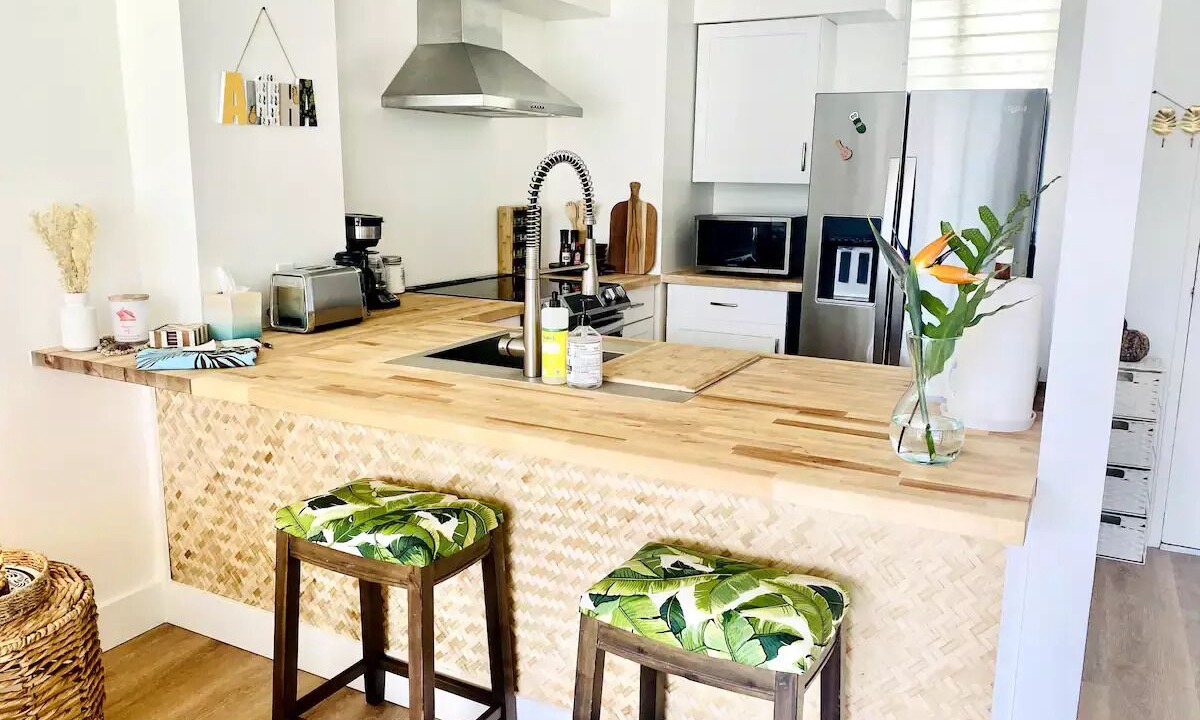 Photo of Kitchen in Makaha Valley