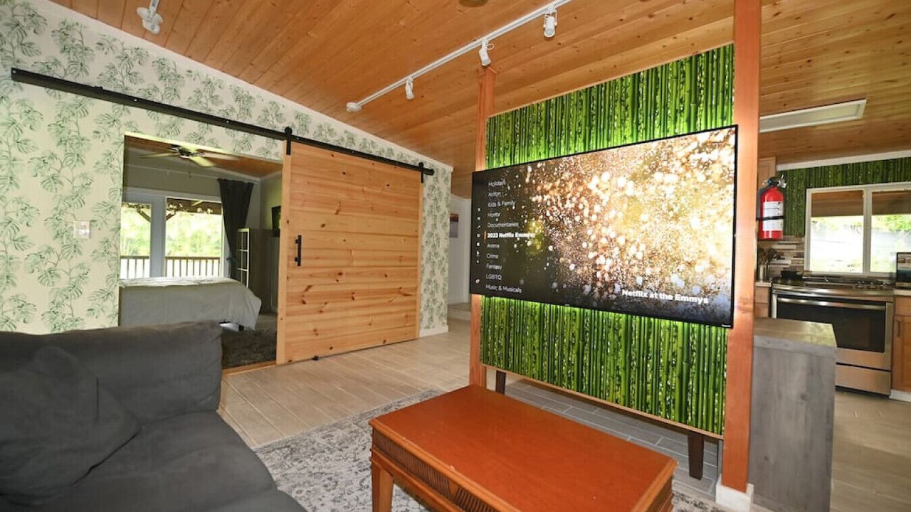 Photo of Livingroom in Leilani Estates