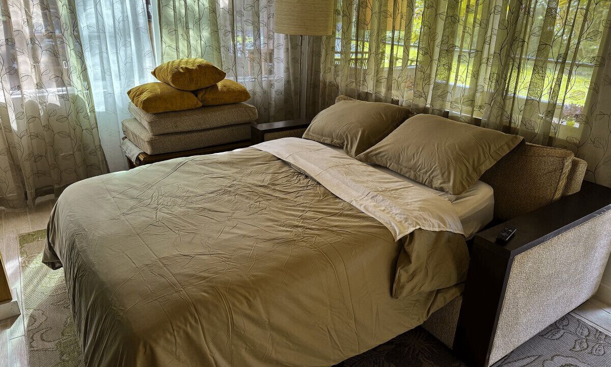 Photo of Bedroom in Leilani Estates