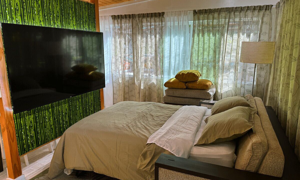 Photo of Bedroom in Leilani Estates
