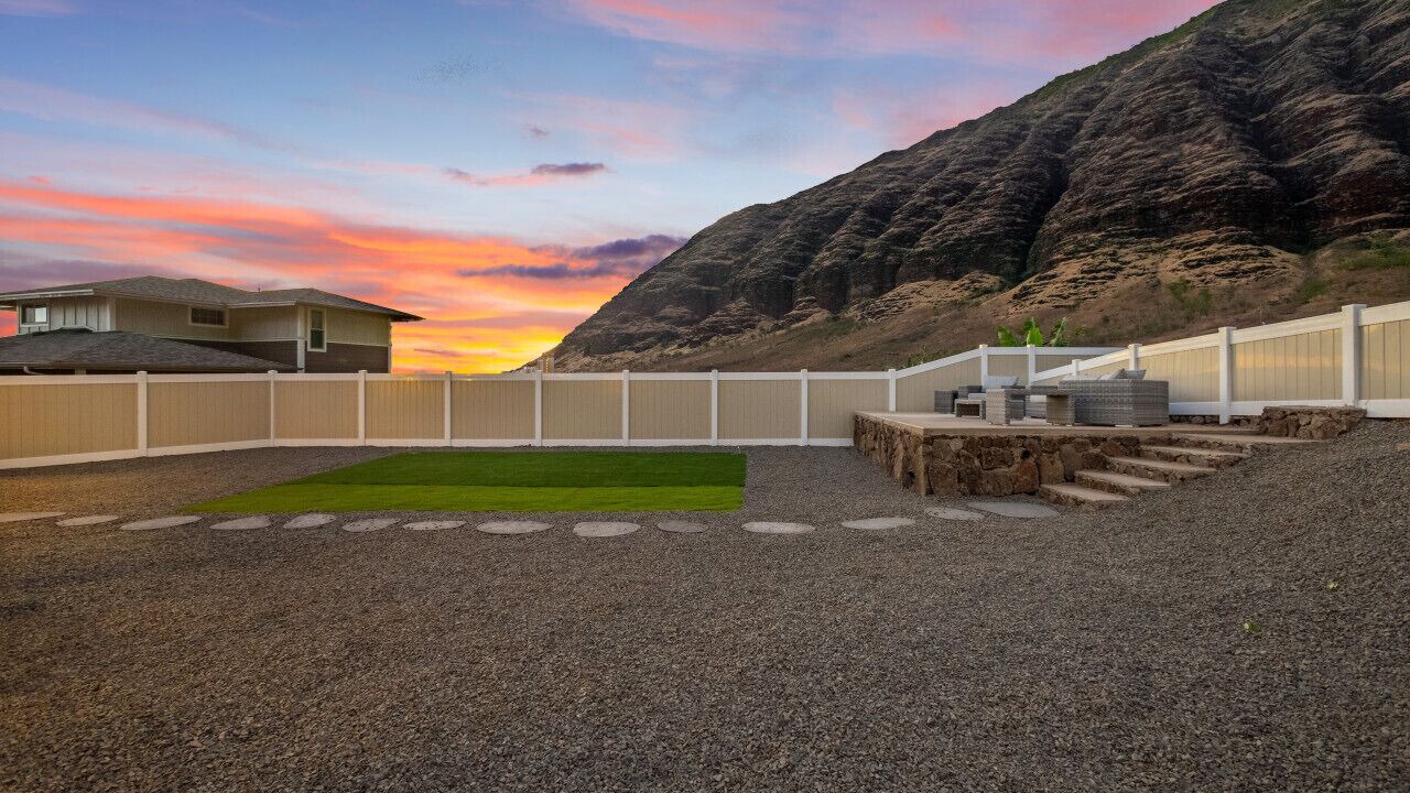 Photo of Outdoor in Makaha Valley