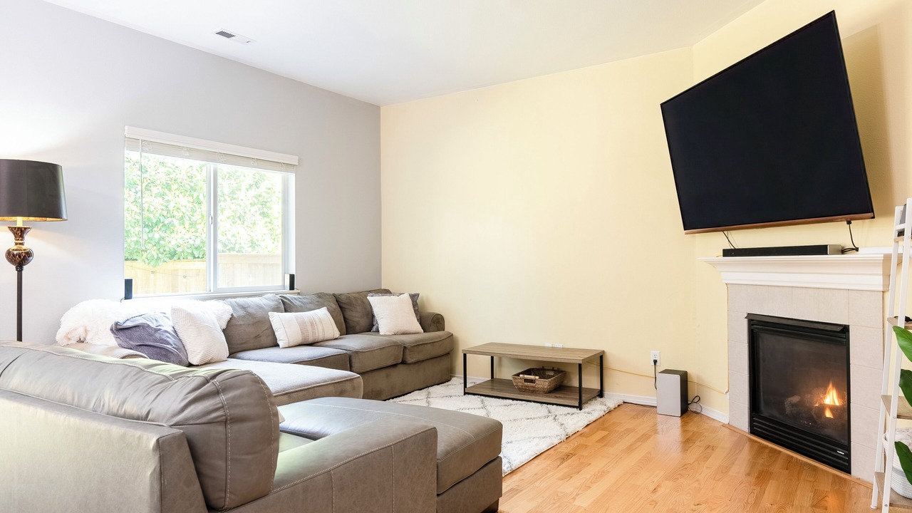 Photo of Livingroom in Paine Field-Lake Stickney