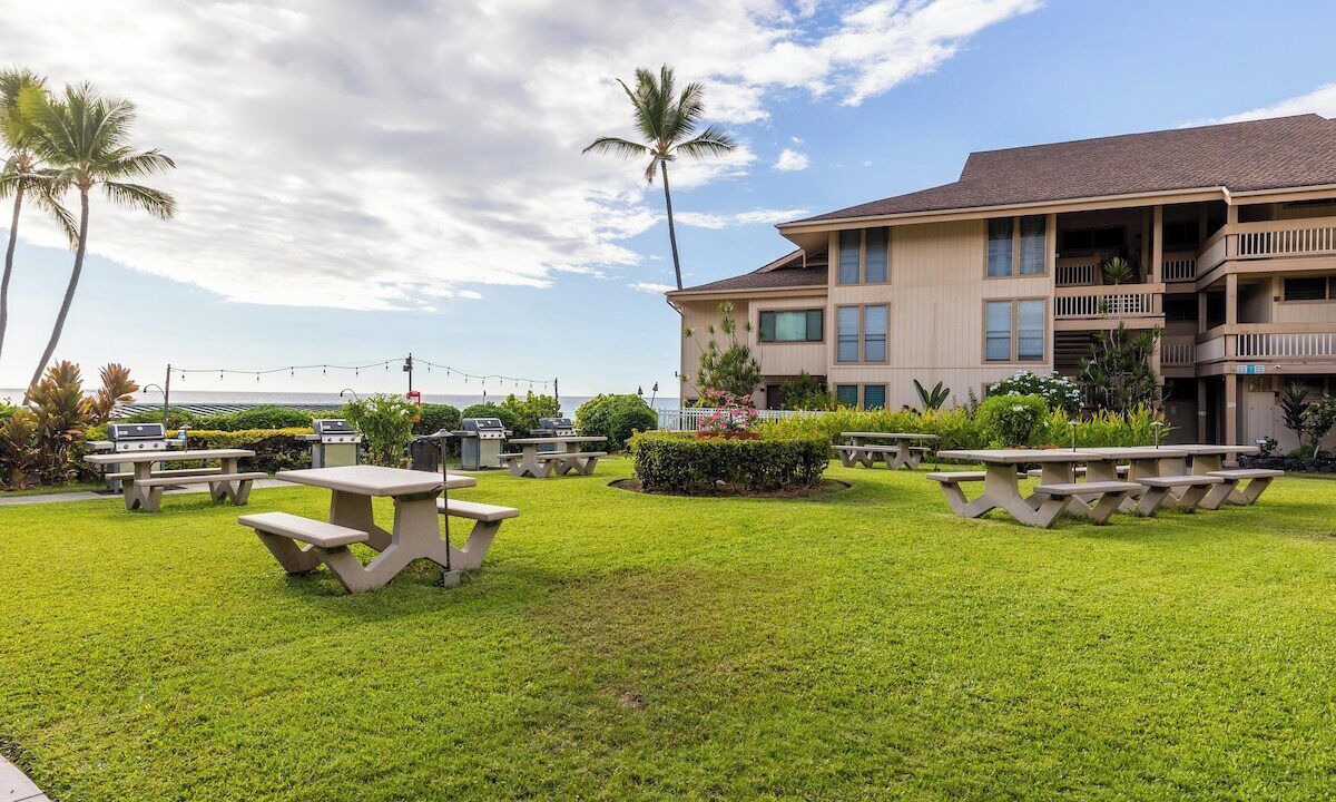 Photo of Others in Historic Kailua Village