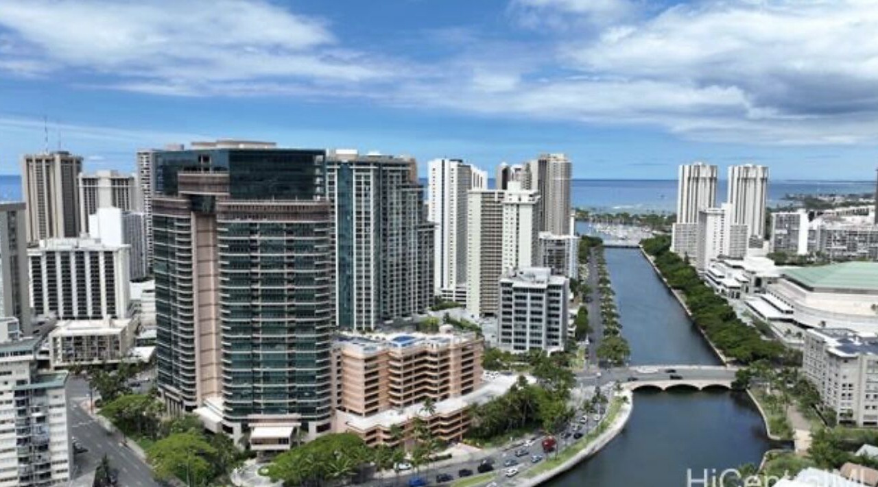 Photo of Outdoor in McCully - Moiliili