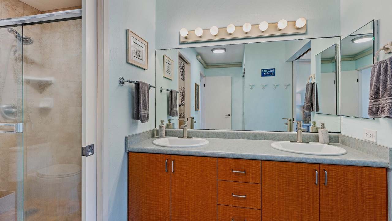Photo of Bathroom in Napili