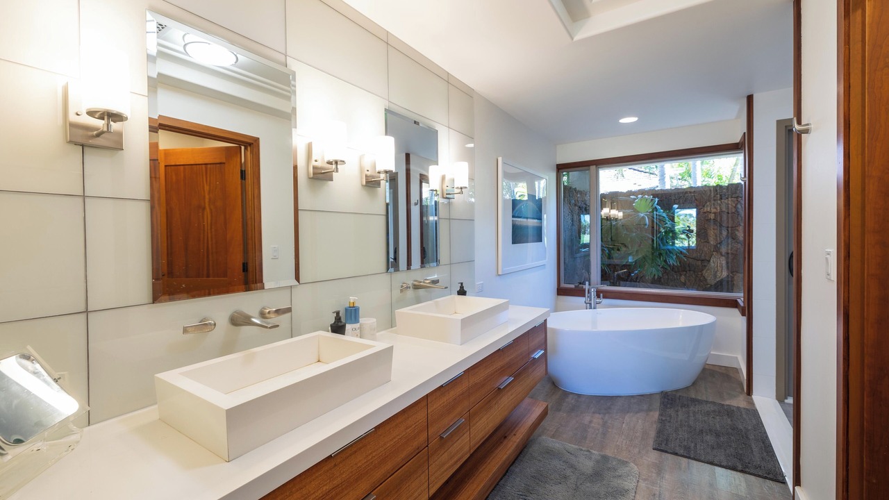 Photo of Bathroom in Kaupulehu