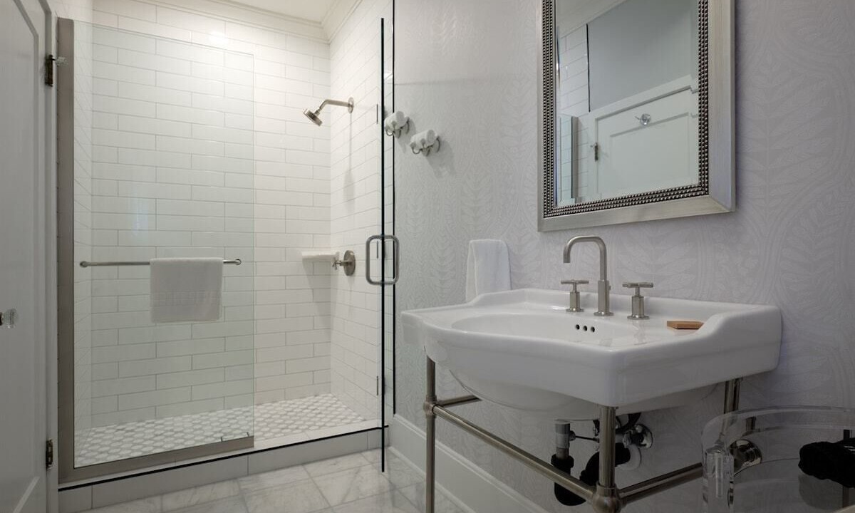 Photo of Bathroom in Wailuku