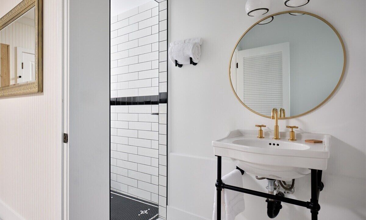Photo of Bathroom in Wailuku