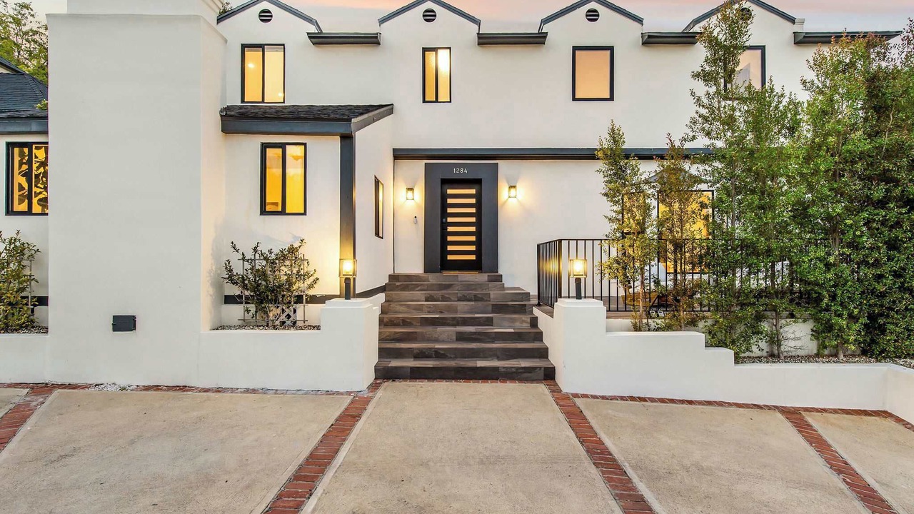 Photo of Others in Hollywood Hills West